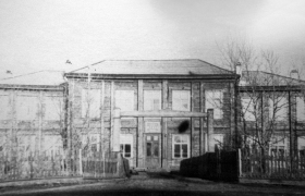 здание школы  с 1962 по 1975 годы